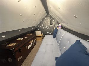 Photo 16- click for photo gallery